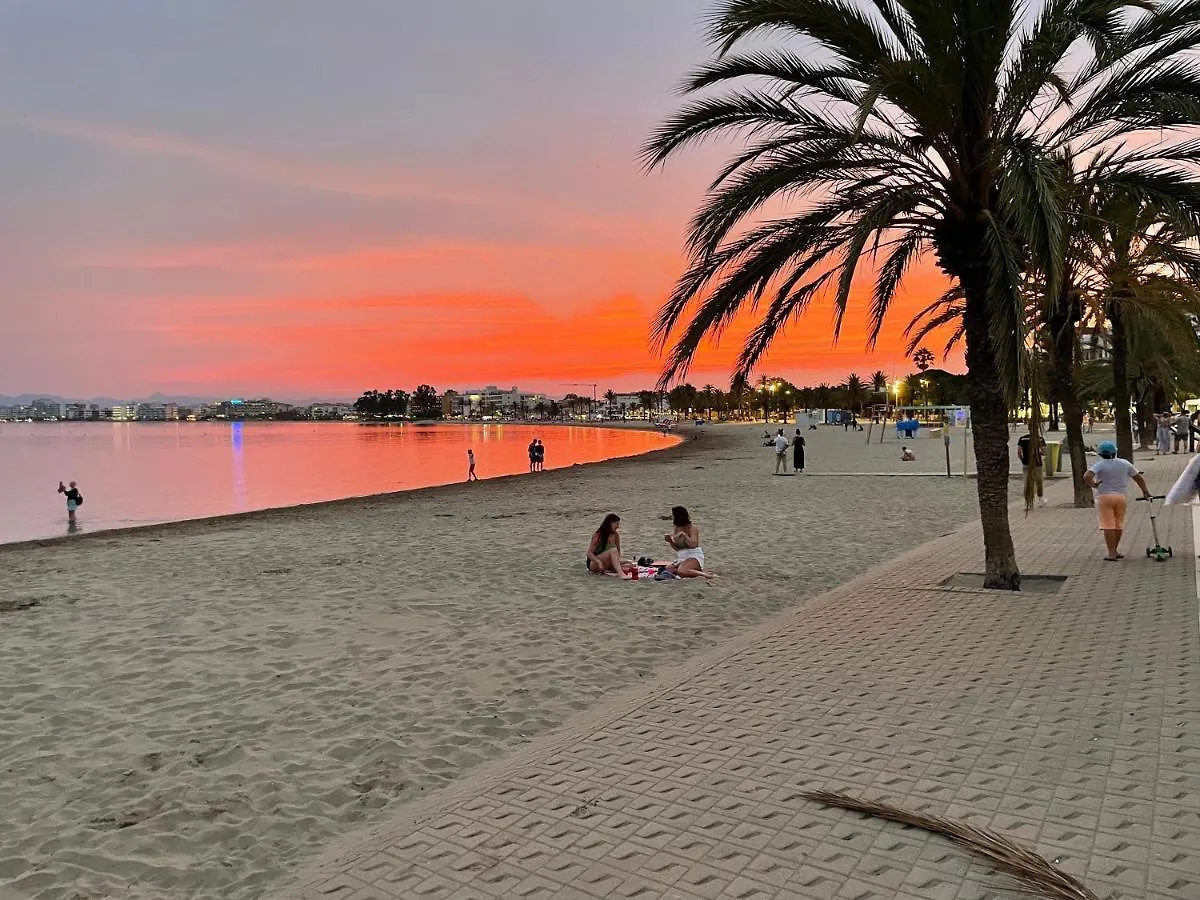 Santa Beach Roses Apartament